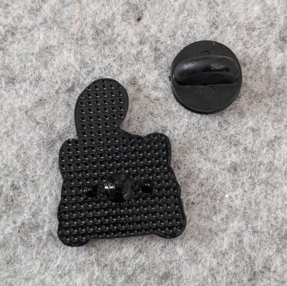 Sweet Flower Kitten Pin - Picture 2 of 3